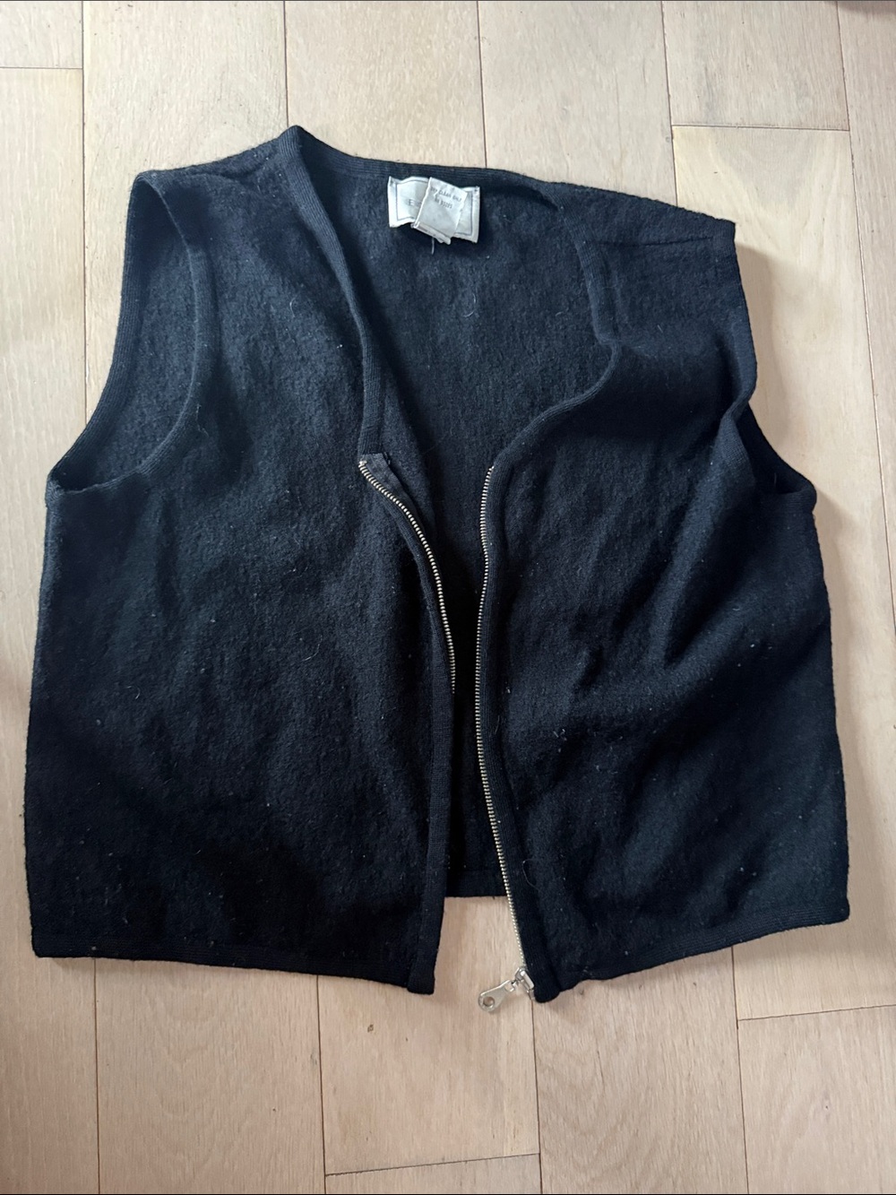 Black Zip-Front Sleeveless Vest 100% wool